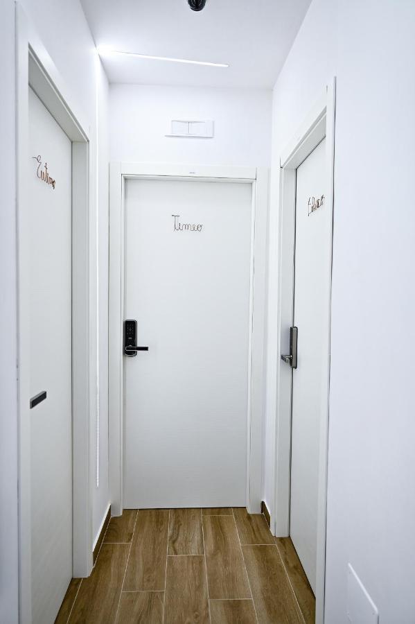 Kore Suites&Apartments 洛克里 外观 照片